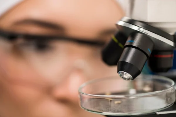 Laboratorio Didattico di Biologia: Apprendimento Attivo delle Scienze della Vita
